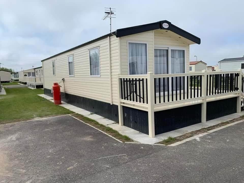 6 Berth Deluxe Caravan Palm Grove 42 แชเปิลเซนต์เลนเนิร์ดส์ ภายนอก รูปภาพ